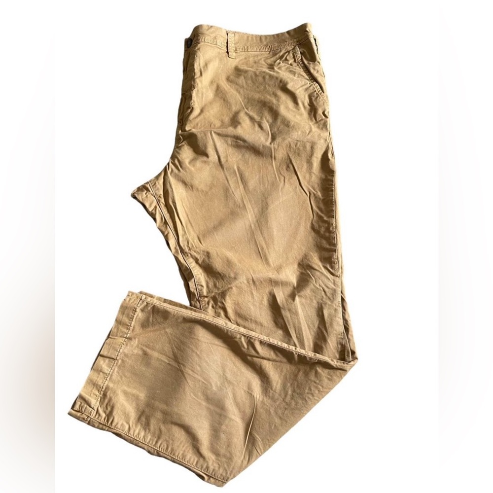 Mens size 44x32 American Eagle extreme flex slim fit brown/Khaki pants